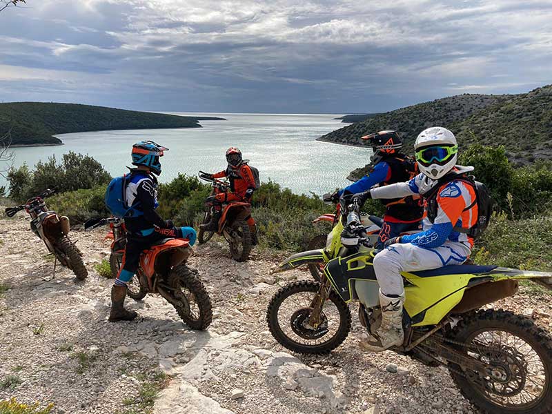 Enduro Island Hopping